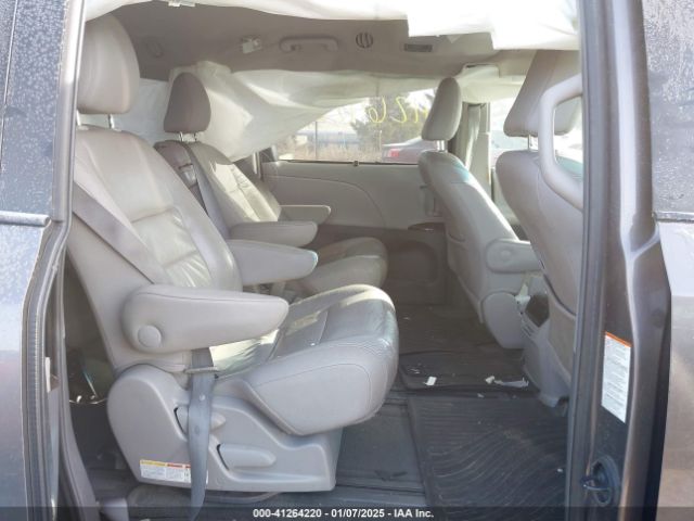 5TDYK3DC2GS731121 Toyota Sienna Xle 8 Passenger
