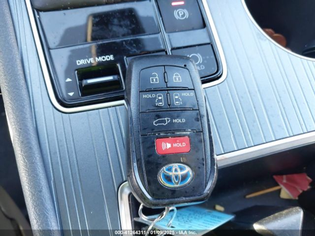5TDXSKFC7MS027124 Toyota Sienna Xse