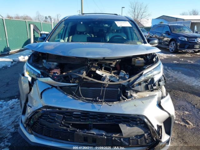 5TDXSKFC7MS027124 Toyota Sienna Xse