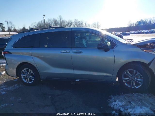 5TDXSKFC7MS027124 Toyota Sienna Xse
