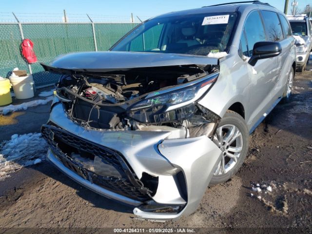 5TDXSKFC7MS027124 Toyota Sienna Xse