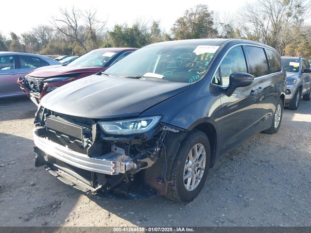 Chrysler Pacifica Touring L 2023 2C4RC1BG3PR601790 Image 2