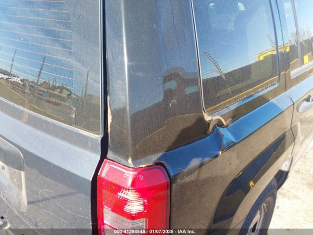 1C4NJPBB0GD802853 Jeep Patriot Sport