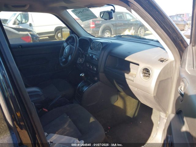 1C4NJPBB0GD802853 Jeep Patriot Sport