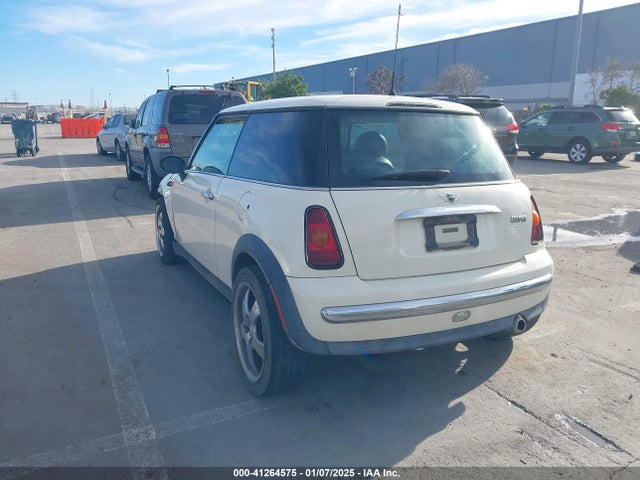 2003 MINI COOPER WMWRC33473TC42303 Photo 2