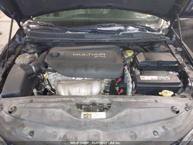 Chrysler 200 Limited 2015 1C3CCCAB5FN638069 Image 10
