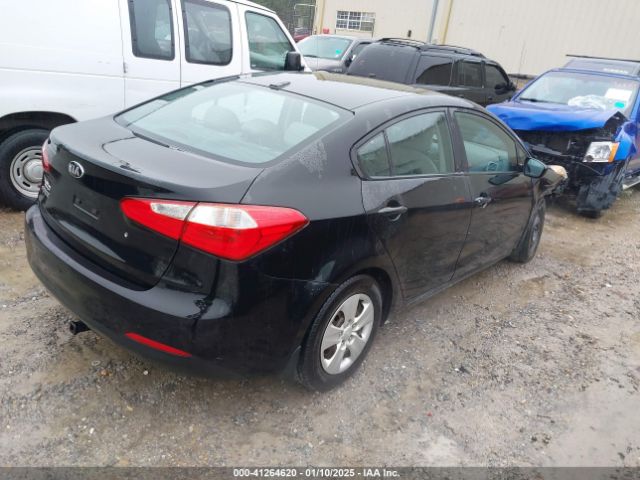 KNAFK4A64F5330201 KIA FORTE LX