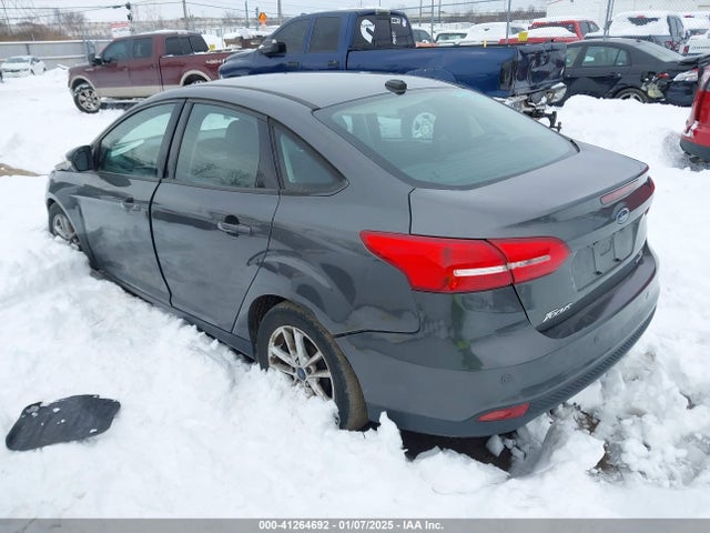 Ford FOCUS SE 2015 1FADP3F21FL209297 Image 3