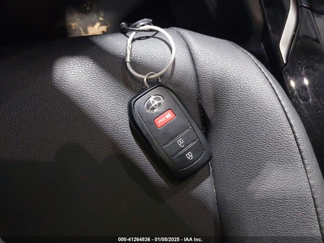 Toyota Corolla Cross Xle 2024 7MUEAAAG0RV077214 Image 11
