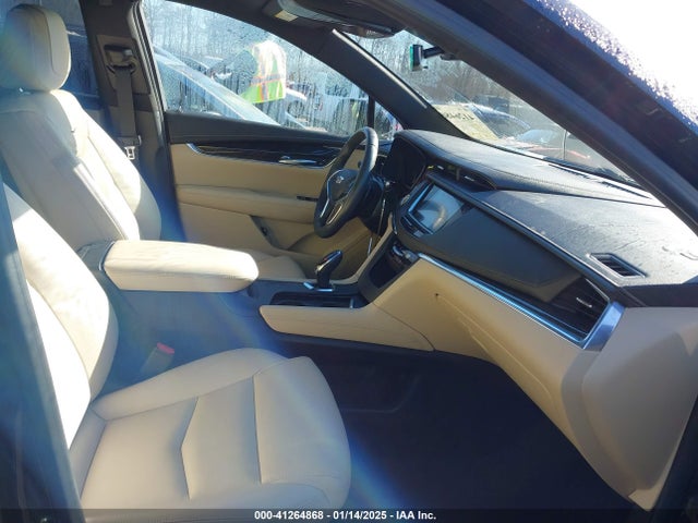 2018 CADILLAC XT5 1GYKNARS4JZ148969 Photo 4