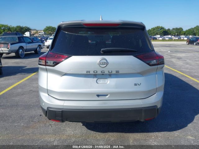 5N1BT3BA7RC686892 Nissan Rogue Sv Fwd