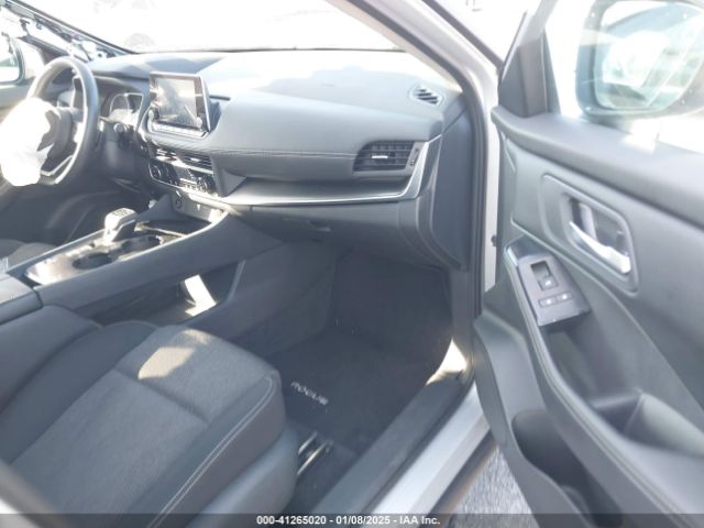 5N1BT3BA7RC686892 Nissan Rogue Sv Fwd