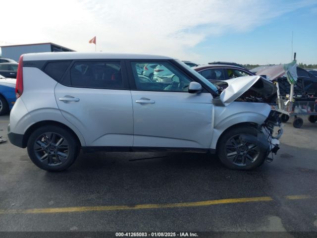 KNDJ23AU4M7796797 KIA SOUL S