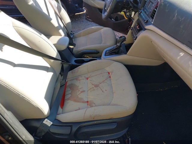 Hyundai ELANTRA SE 2018 KMHD74LF4JU612728 Image 5