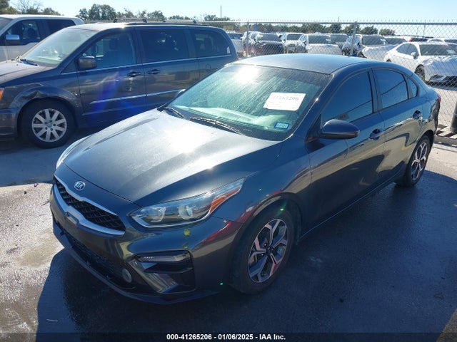 KIA Forte Lxs 2021 3KPF24AD1ME315352 Image 2