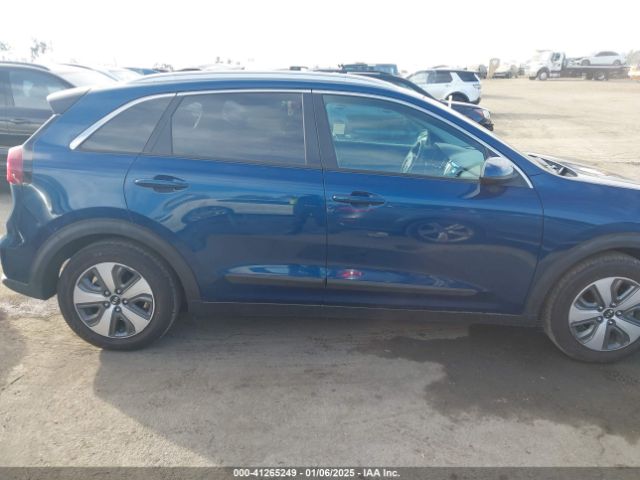 KNDCB3LC5K5301450 KIA NIRO LX