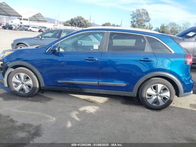 KNDCB3LC5K5301450 KIA NIRO LX