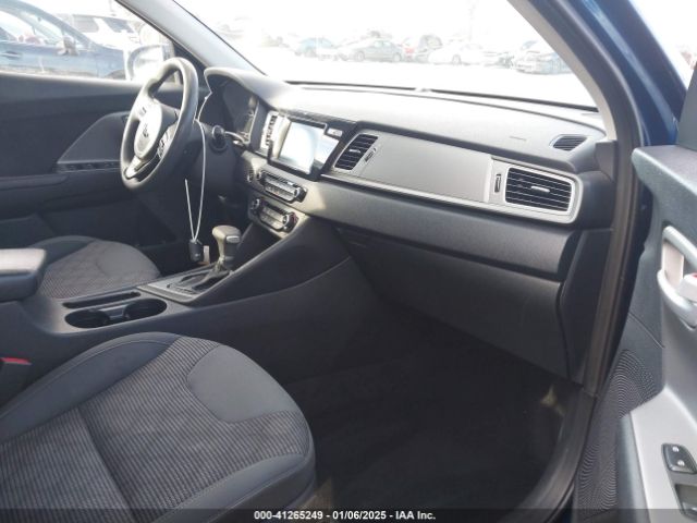 KNDCB3LC5K5301450 KIA NIRO LX