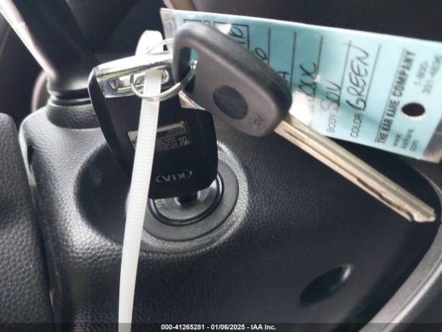 KNDJN2A27G7858696 KIA Soul