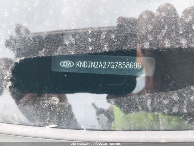 KNDJN2A27G7858696 KIA Soul