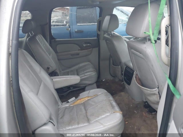 2008 GMC YUKON XL 1GKFC16J18J185998 Photo 7