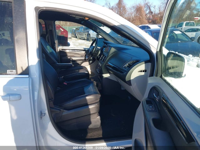 2C4RDGCG6KR601600 Dodge Grand Caravan Sxt