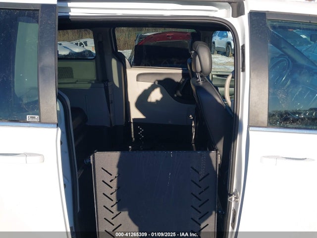 2C4RDGCG6KR601600 Dodge Grand Caravan Sxt