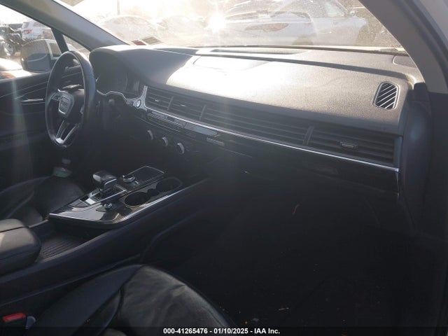 2017 AUDI Q7 WA1LAAF7XHD003300 Photo 4