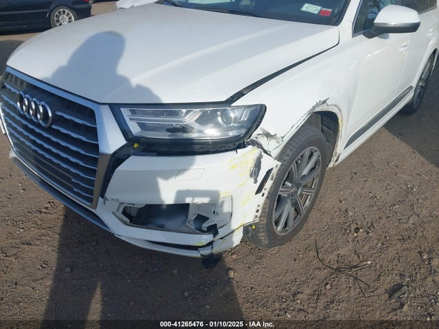2017 AUDI Q7 WA1LAAF7XHD003300 Photo 5
