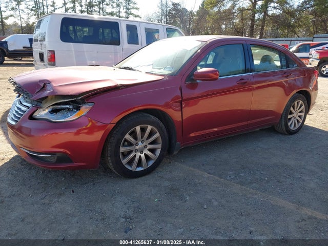 Chrysler 200 Touring 2014 1C3CCBBB7EN153438 Image 2