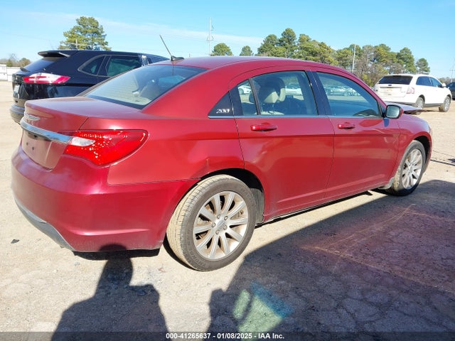 Chrysler 200 Touring 2014 1C3CCBBB7EN153438 Image 4