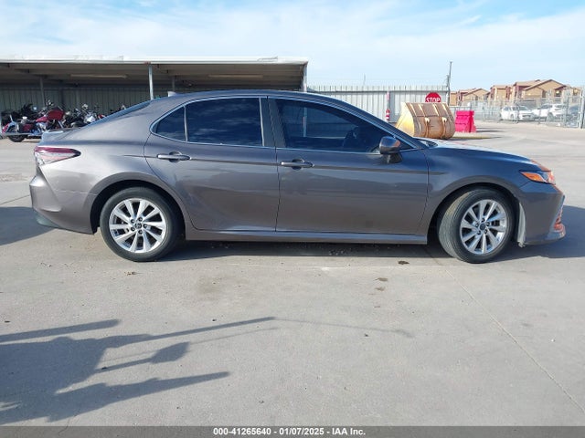 Toyota CAMRY LE 2021 4T1C11AK9MU558570 Image 13