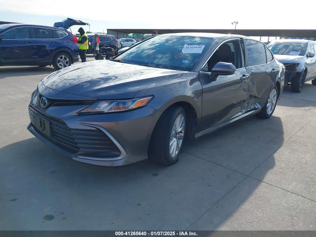 Toyota CAMRY LE 2021 4T1C11AK9MU558570 Image 2
