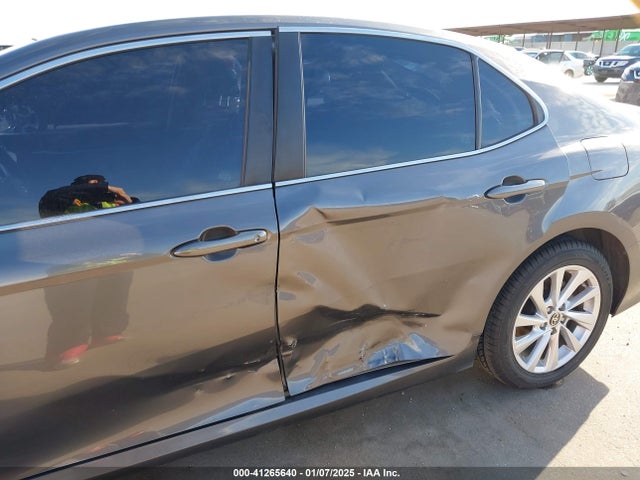 Toyota CAMRY LE 2021 4T1C11AK9MU558570 Image 6