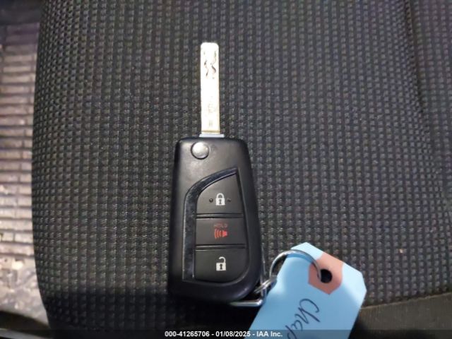 2T3F1RFV4PW354009 Toyota RAV4 LE
