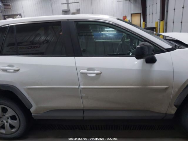 2T3F1RFV4PW354009 Toyota RAV4 LE