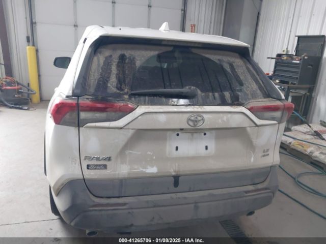 2T3F1RFV4PW354009 Toyota RAV4 LE