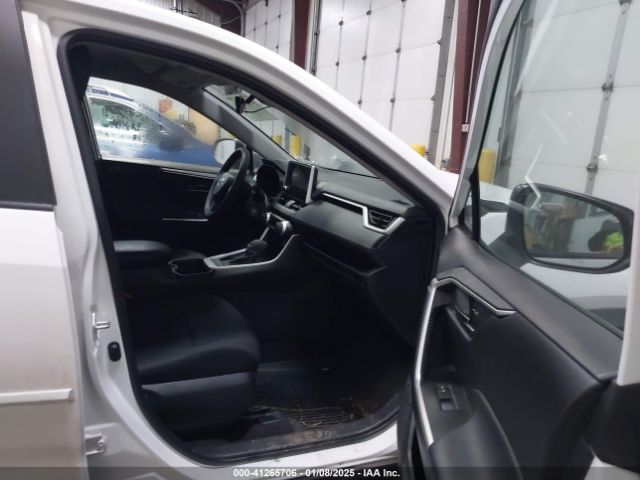 2T3F1RFV4PW354009 Toyota RAV4 LE