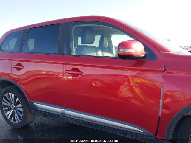 Продаж на аукціоні авто 2019 Mitsubishi Outlander Se, vin: JA4AD3A34KZ042599, номер лоту: 41265728