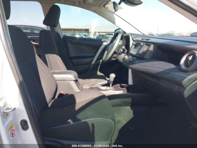 2T3RFREV5JW855403 Toyota Rav4 Adventure/xle