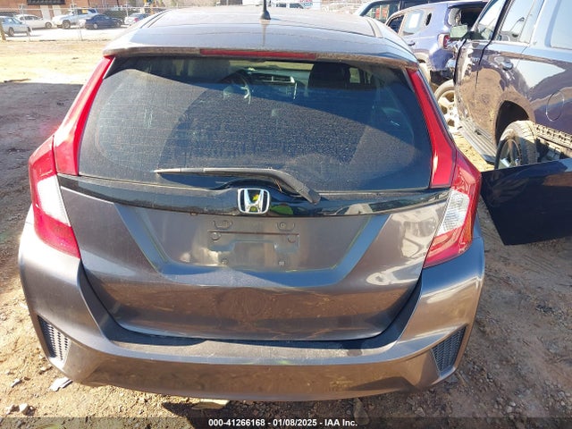 Honda FIT LX 2015 3HGGK5G55FM718495 Image 16