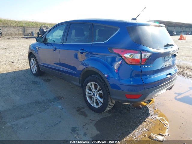 Ford ESCAPE SE 2017 1FMCU0GDXHUF08891 Image 3