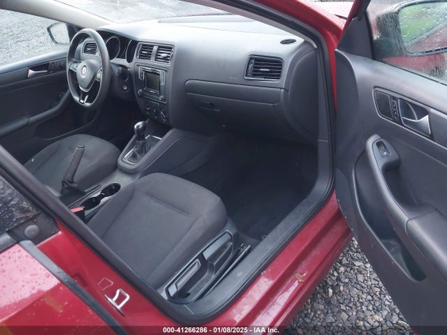 3VW267AJ8GM219414 Volkswagen Jetta 1.4t S