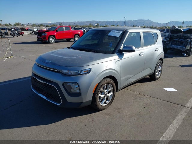 KIA SOUL LX 2022 KNDJ23AUXN7809747 Image 2