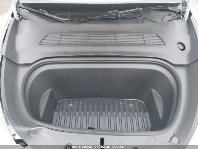 7SAYGDEE4NA010632 Tesla Model Y Long Range Dual Motor All-wheel Drive