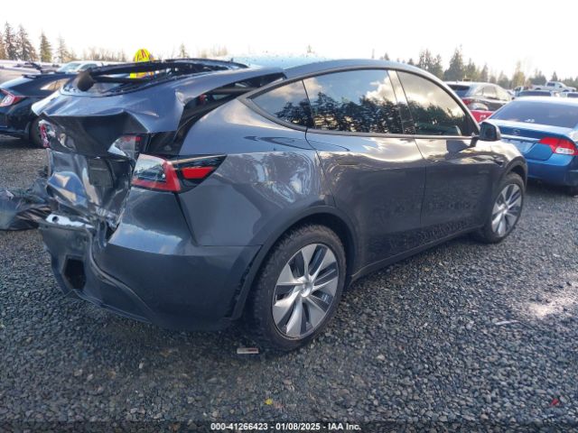 2023 TESLA MODEL Y 7SAYGDEE5PF913748 Photo 3
