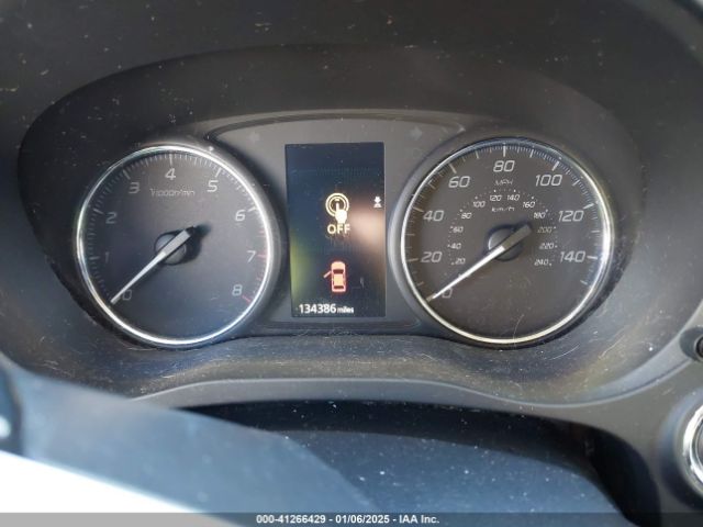 JA4AZ3A38EZ015427 Mitsubishi Outlander Se