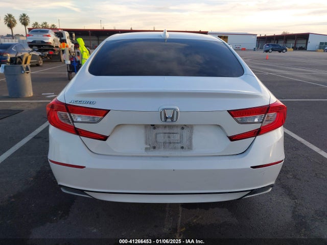 Honda ACCORD LX 2018 1HGCV1F10JA091613 Image 16