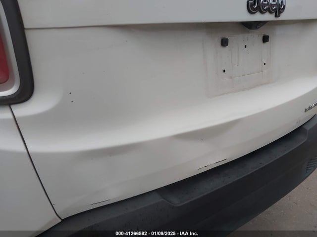 ZACCJADB5HPE83227 Jeep Renegade Limited Fwd