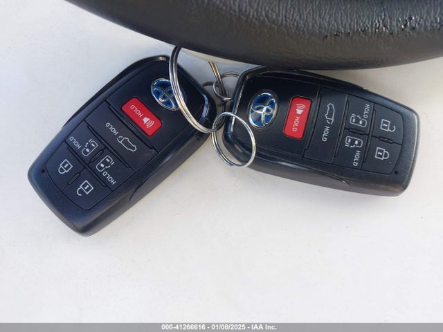 5TDJRKEC4RS213374 Toyota a25a-fxs